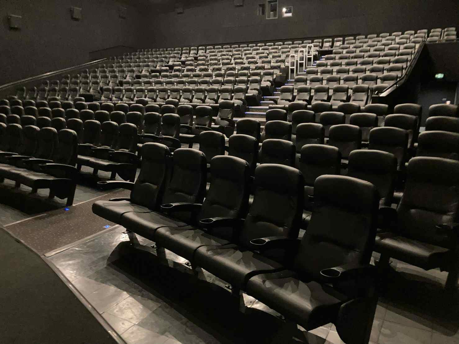 Hire Large Screens, Vue Bristol Cribbs Causeway • HeadBox